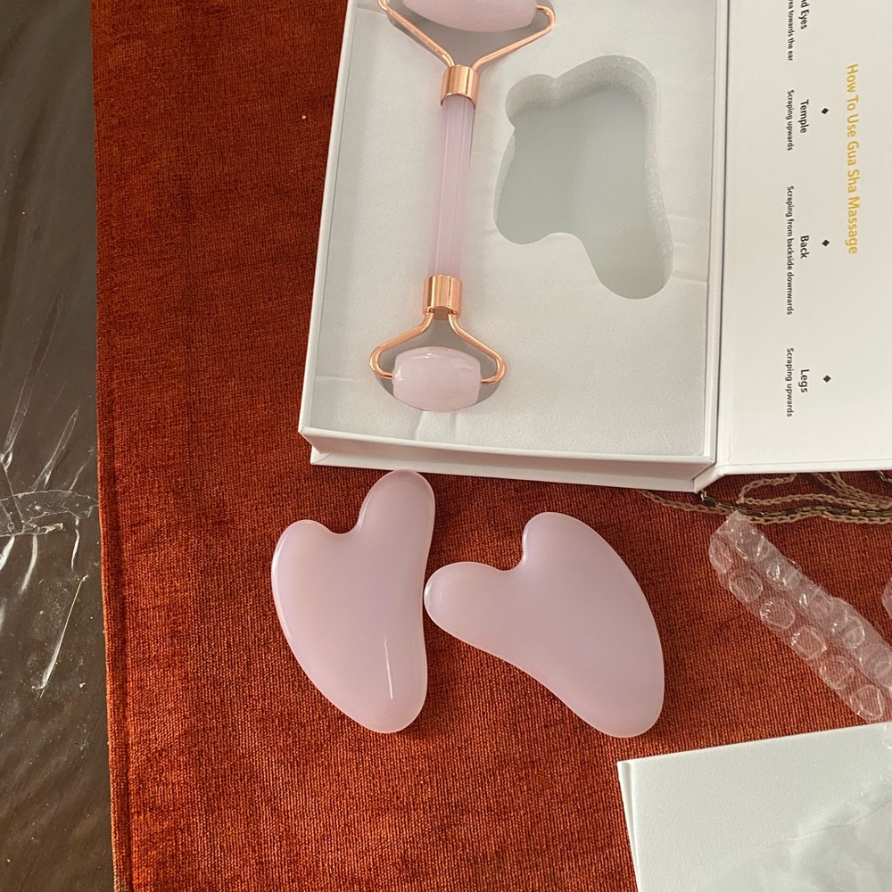 Pink jade roller